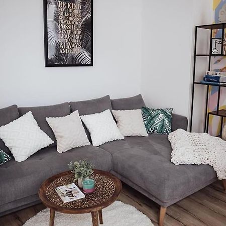 Cozy Dreams: Deluxe 2-Zimmer-Apartment -Kueche Нюрнберг Экстерьер фото
