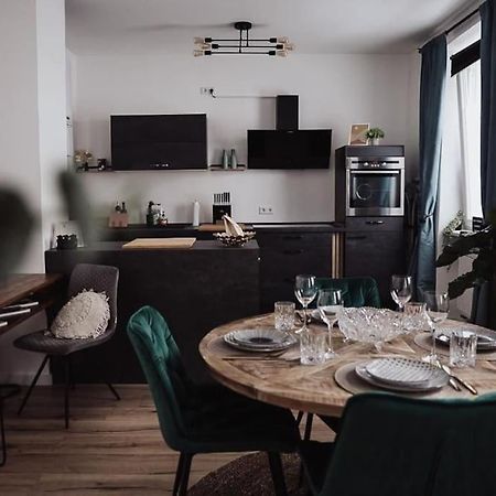 Cozy Dreams: Deluxe 2-Zimmer-Apartment -Kueche Нюрнберг Экстерьер фото