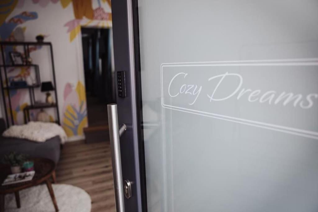 Cozy Dreams: Deluxe 2-Zimmer-Apartment -Kueche Нюрнберг Экстерьер фото