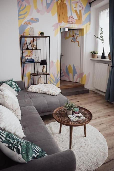 Cozy Dreams: Deluxe 2-Zimmer-Apartment -Kueche Нюрнберг Экстерьер фото